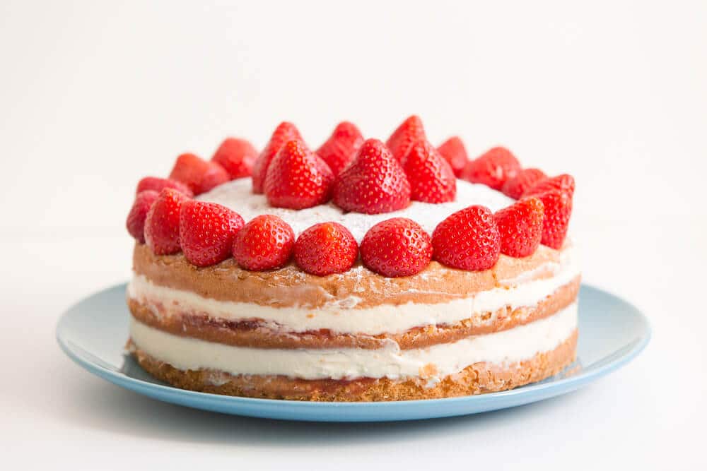 pioneer woman strawberry cake