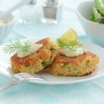 crab cakes with ritz crackers