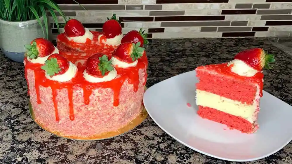 Strawberry Crunch Pound Cake Recipe